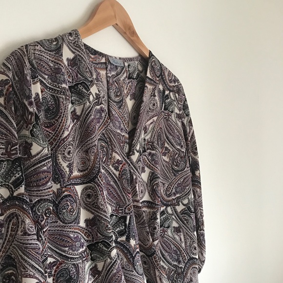 Abbeline Paisley Hi-Lo Surplice Blouse - Picture 3 of 8